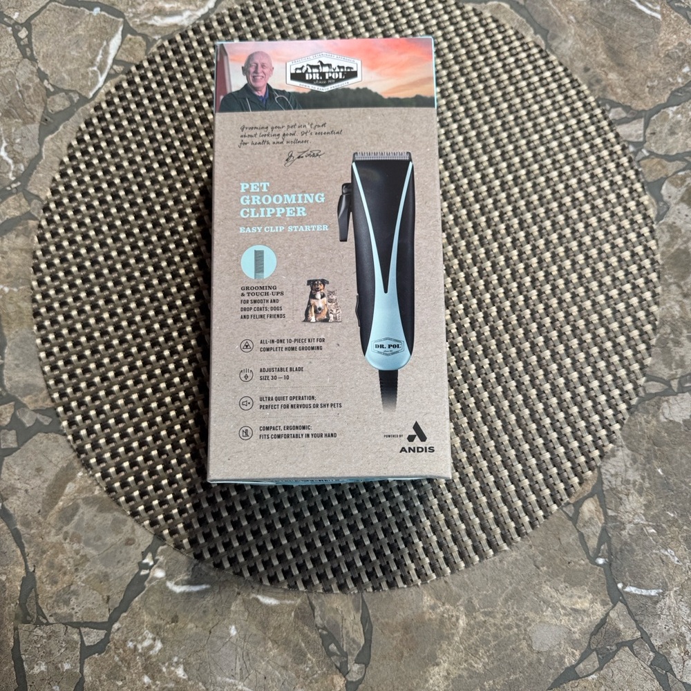 Andis Pet Grooming Clipper - Black and Light Blue - Picture 5 of 9